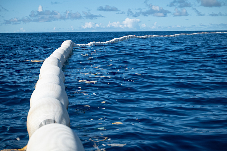 Retirer le plastique des océans 