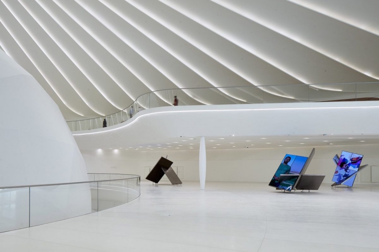 Santiago Calatrava Designs Futuristic UAE Pavilion for Dubai Expo 2020