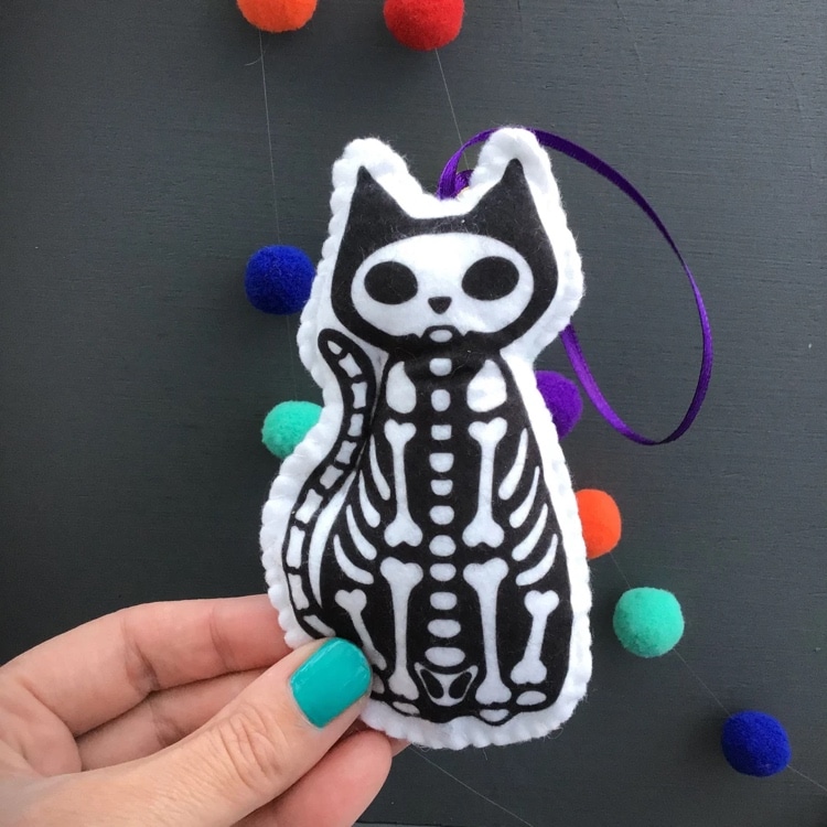 Cat Skeleton Ornament Kit