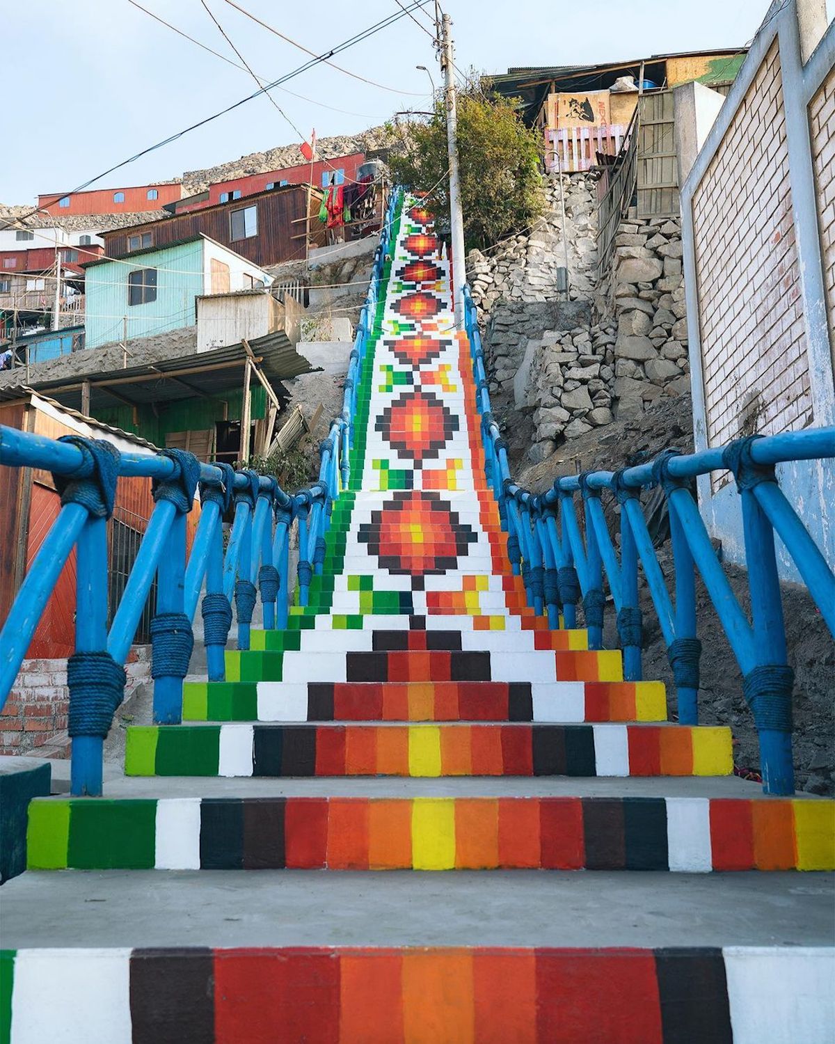 Escaliers peints de Xomatok à Lima, au Pérou