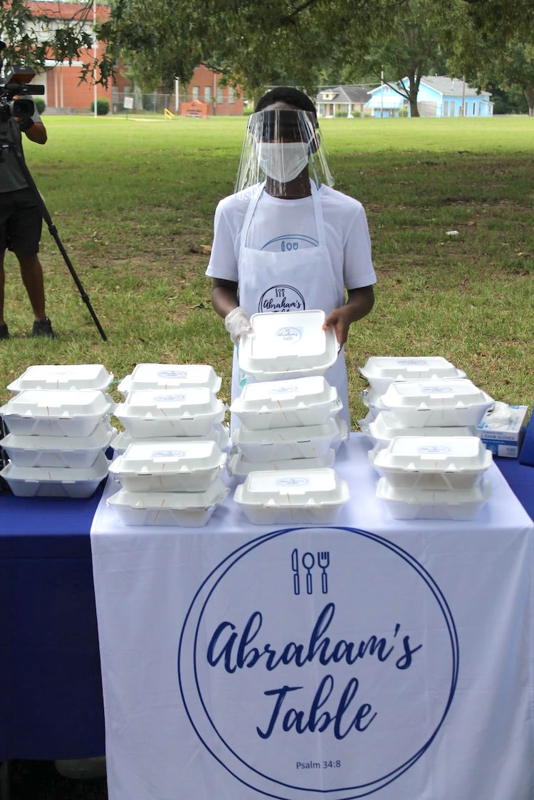 Abraham Olagbegi Uses Make-A-Wish To Feed the Homeless