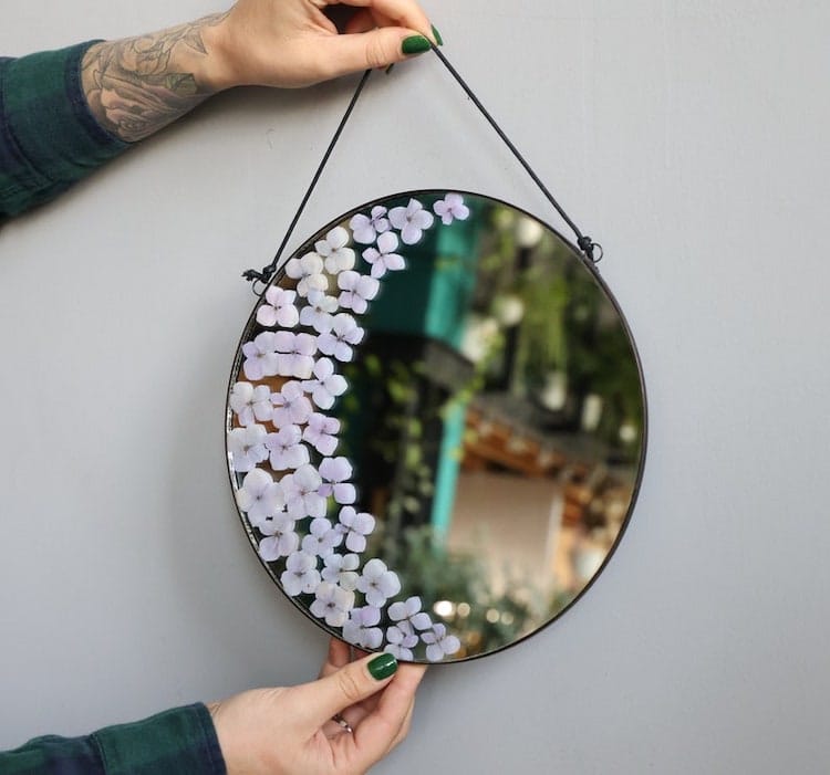 Anna Paschenko presuotos gėlės ir botaninis veidrodinis sienos menas