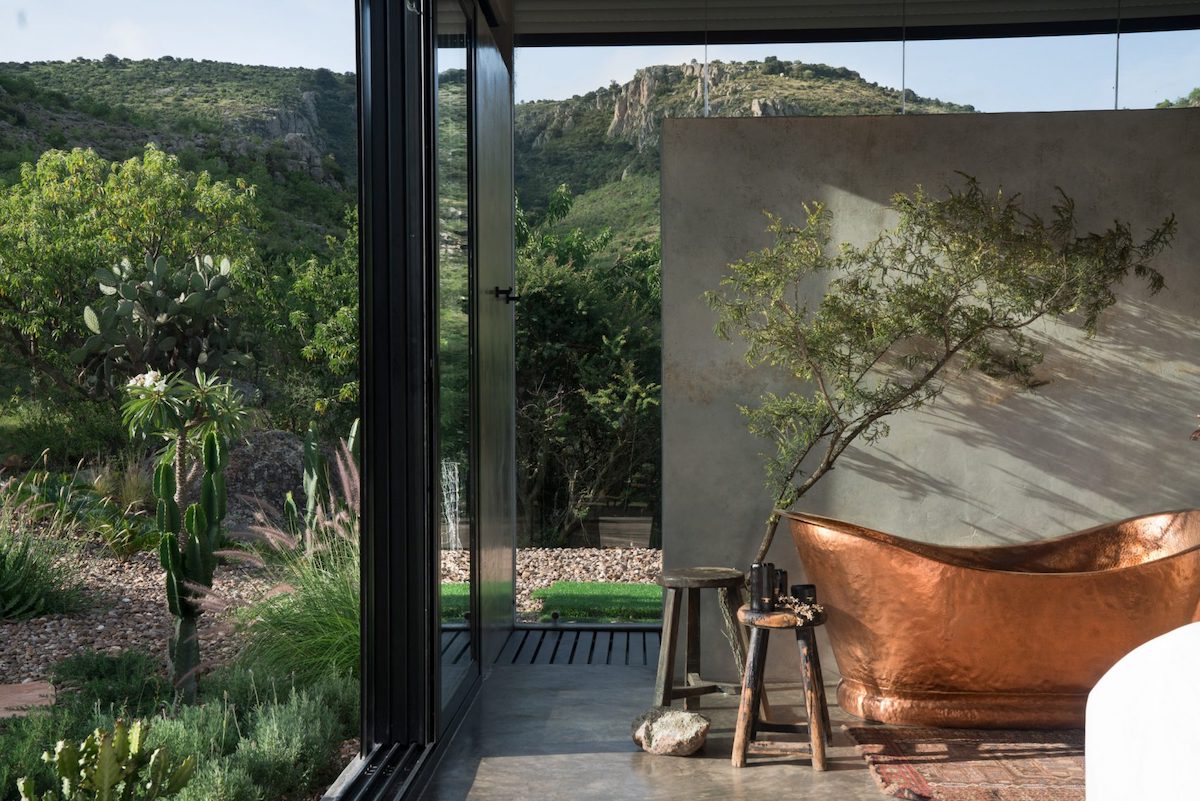 Bathroom of Casa Etérea by Prashant Ashoka