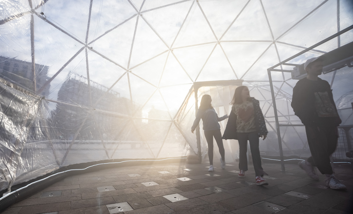 Installation "Pollution Pods" par Michael Pinsky à King's Cross, Londres