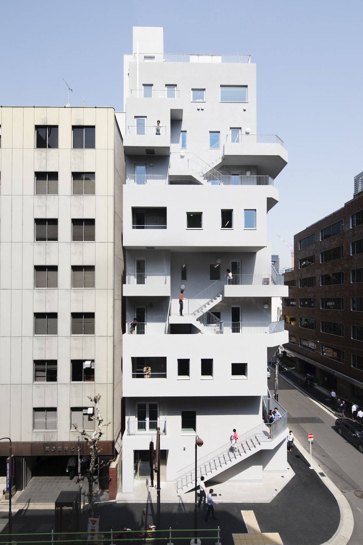 ARAKAWA Office Building by Nikken Sekkei