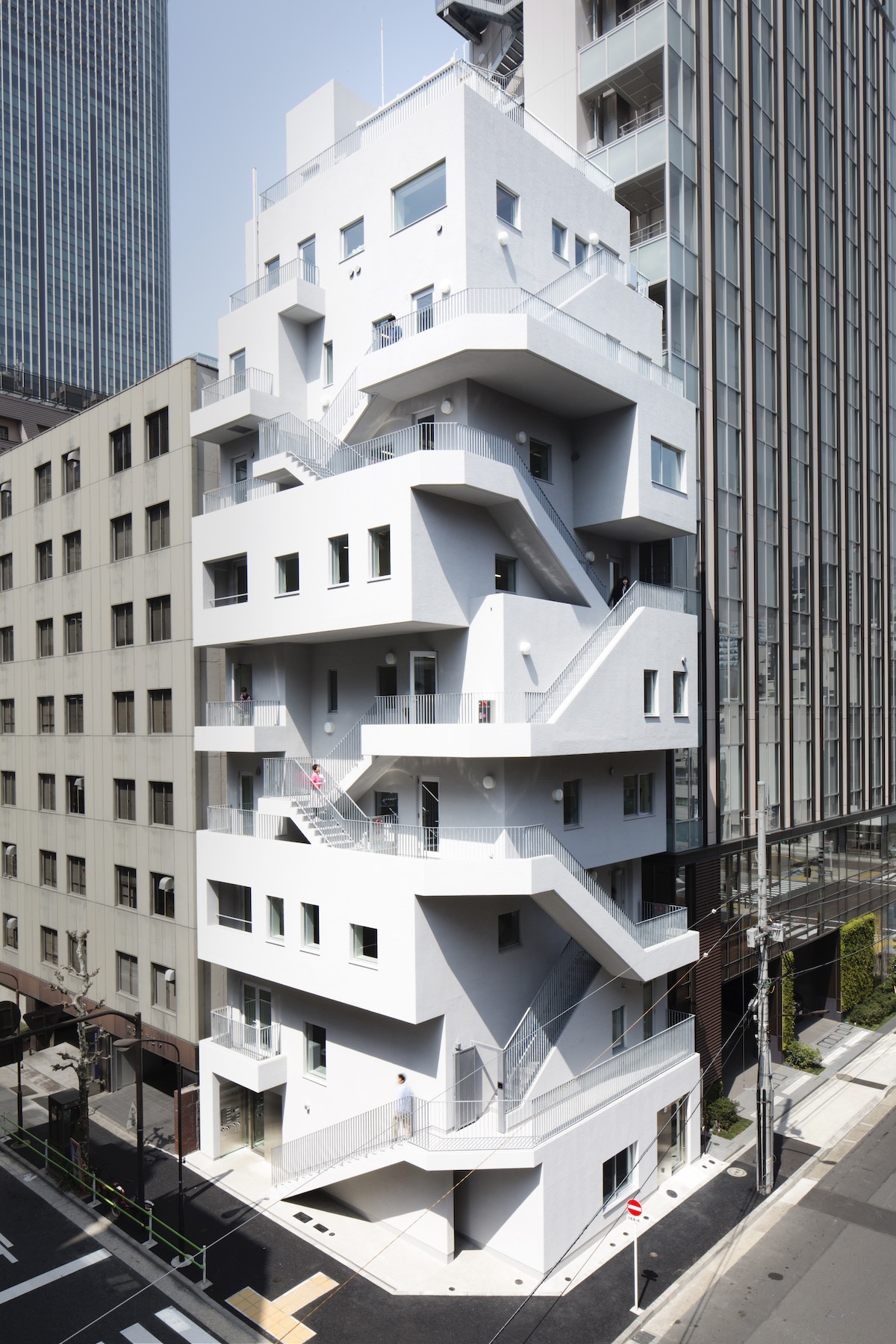 ARAKAWA Office Building by Nikken Sekkei