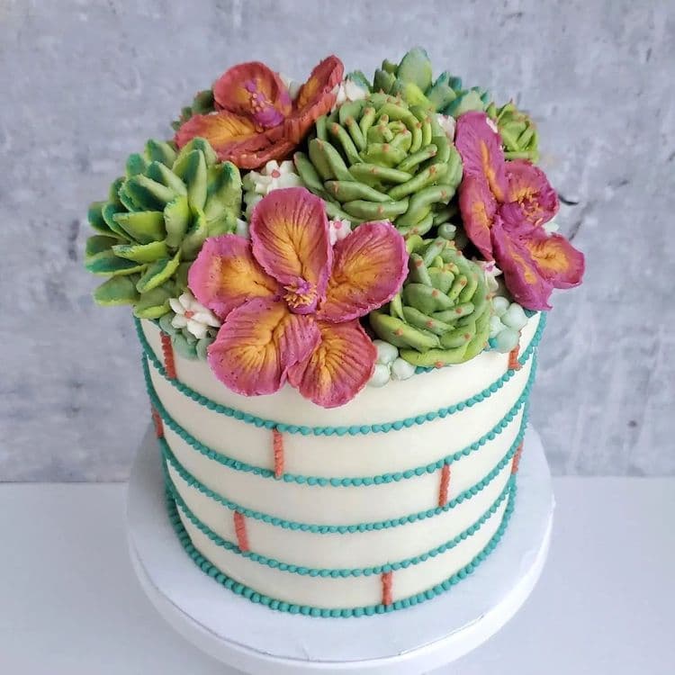 Gâteau à la crème au beurre aux fleurs