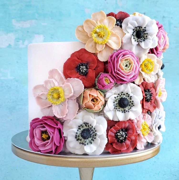 Gâteau à la crème au beurre aux fleurs