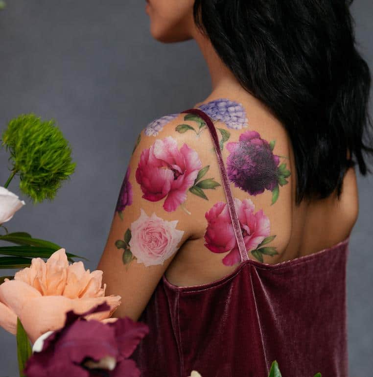 Set de tatuajes temporales de flores