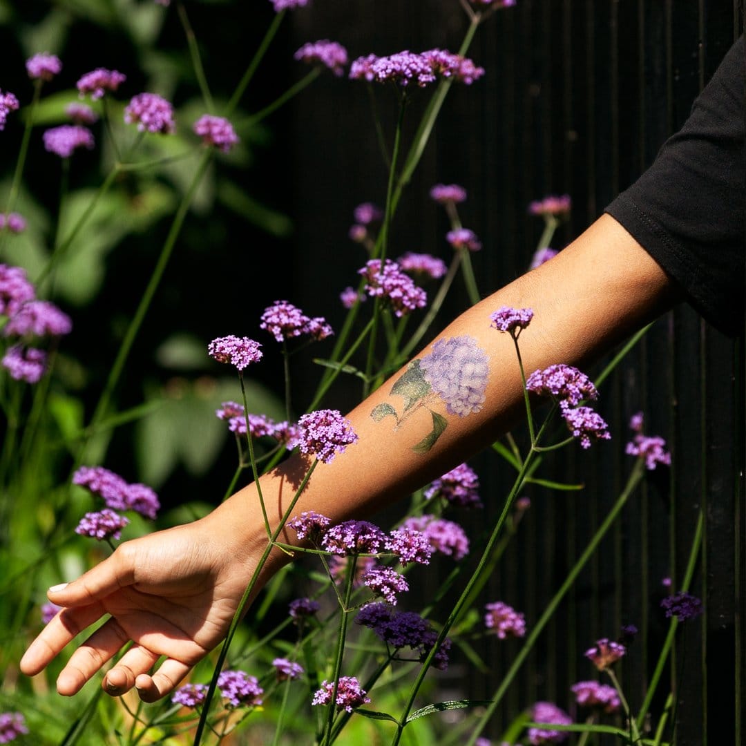 Set de tatuajes temporales de flores con olor