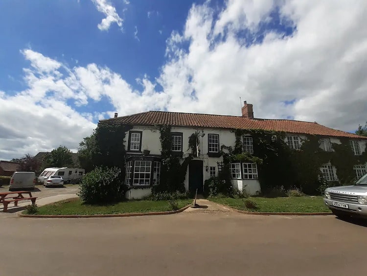 500 Year Old Pub Listed on Airbnb