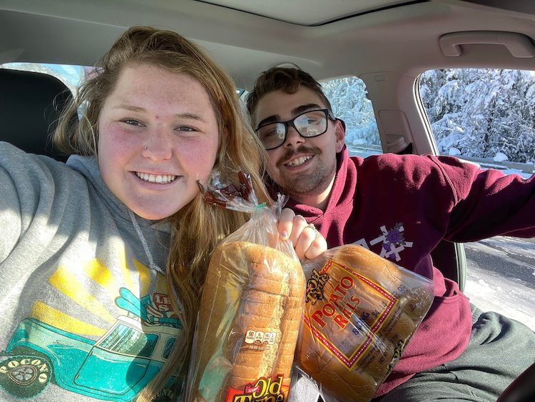 Local Bakery Truck Hands Out Bread To Stranded Drivers on I-95 in Virginia