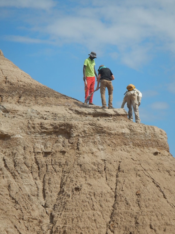 RESEARCHERS AT THE OMO KIBISH FORMATION IN SOUTHWESTERN ETHIOPIA, WITHIN THE EAST AFRICAN RIFT VALLEY.