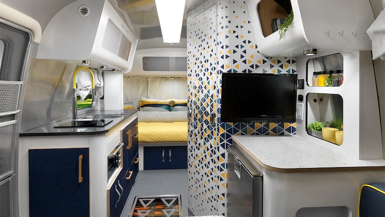 Accommodations of the Airstream eStream