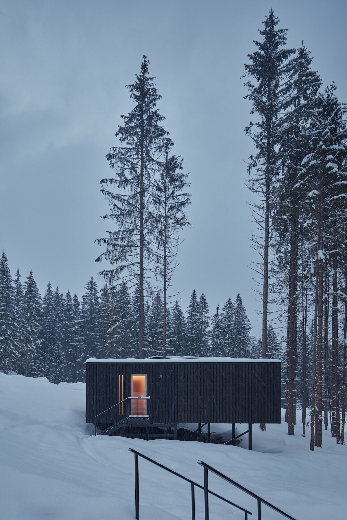 One of the Tree Houses of Hotel Björnson by Ark-Shelter