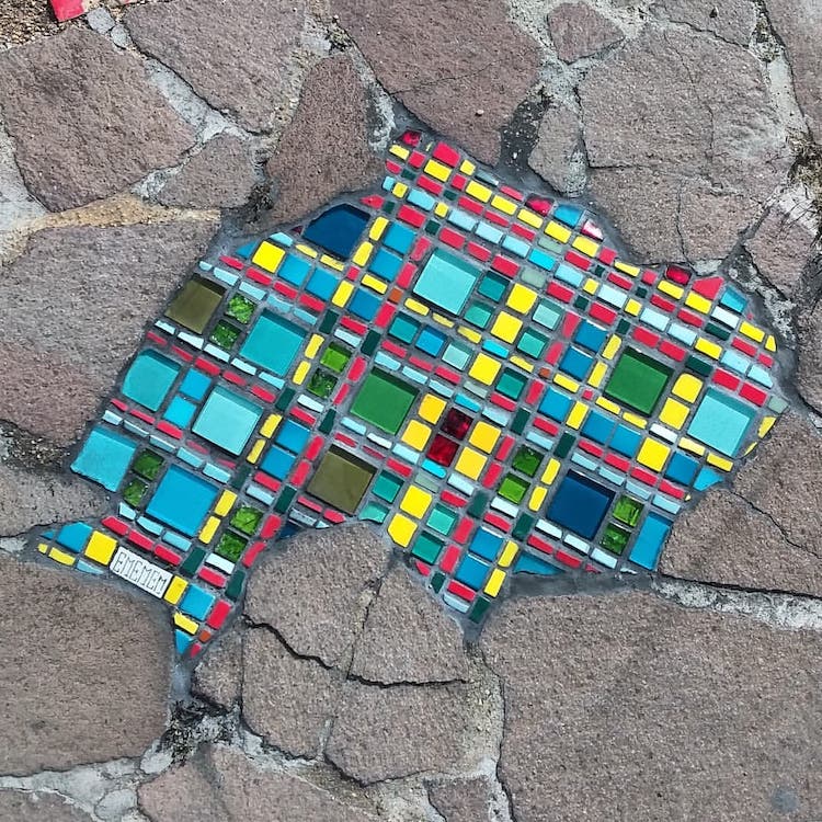 Mosaic Art in Pavement Cracks by Ememem