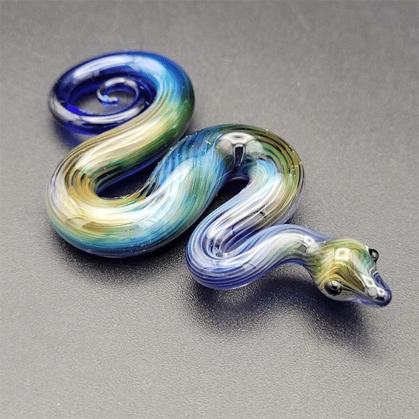 Artist Creates Curled Glass Snake Figurines With Multicolored Patterns