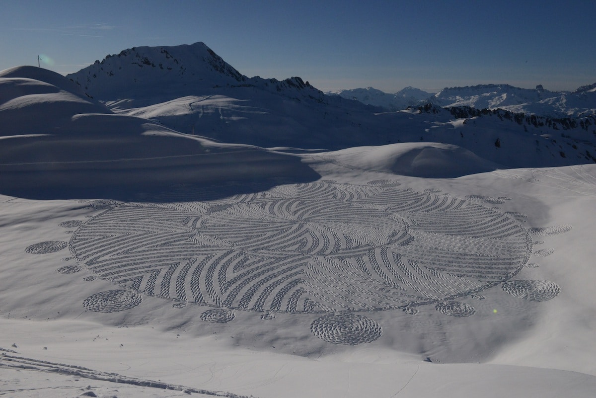 Land Snow Art by Simon Beck