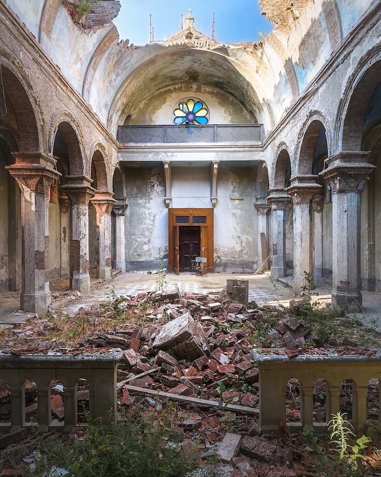 Iglesia italiana abandonada