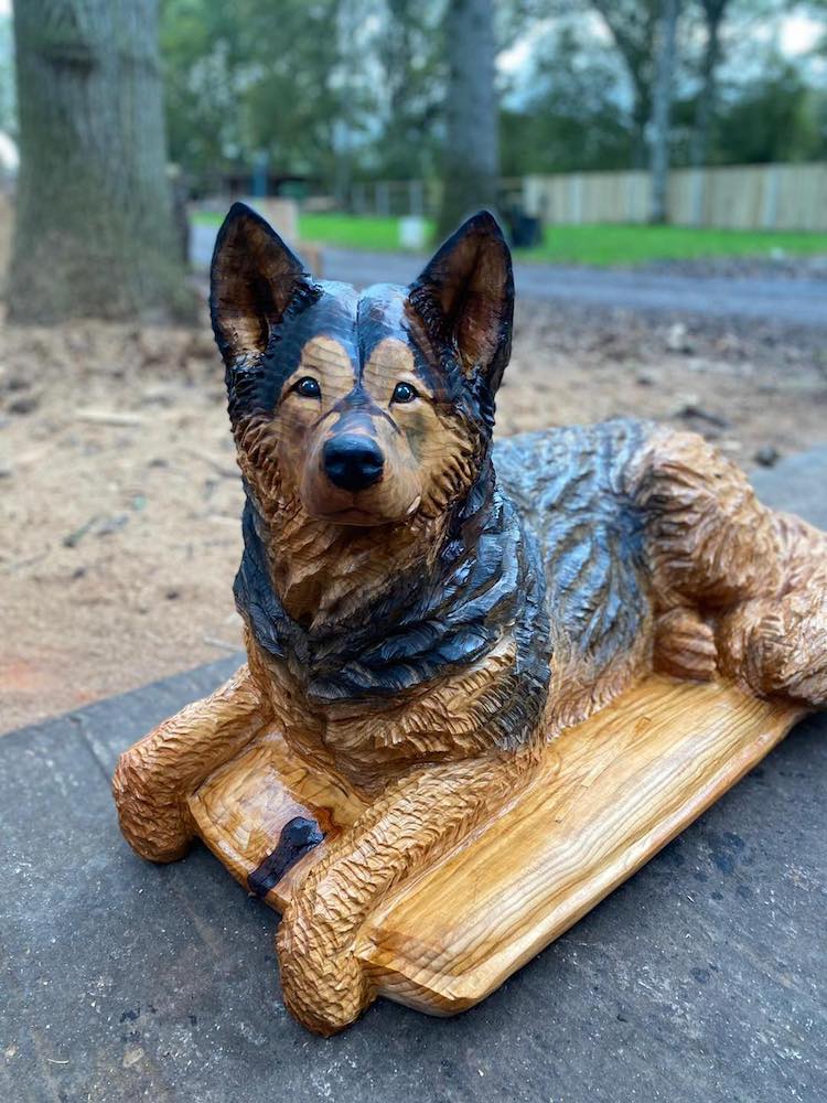 Artist Uses a Chainsaw to Create Realistic Wooden Sculptures of