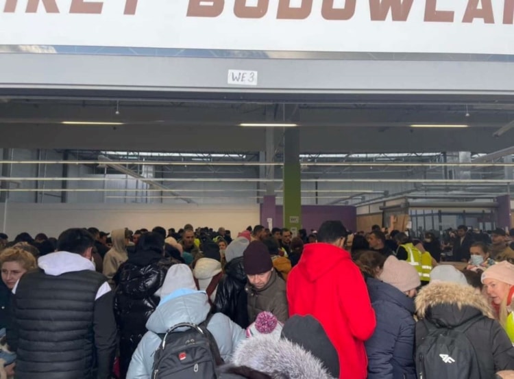 Ukrainian refugees at the Ukraine-Poland border