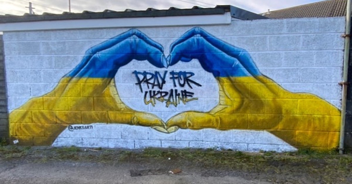 Street Artists Are Creating Moving Murals In Support Of Ukraine Search By Muzli 