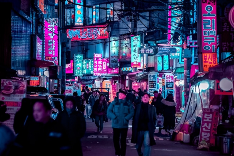 Neon-Soaked Photos of Seoul at Night