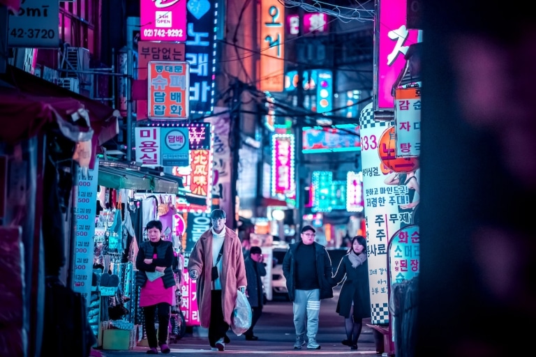 Neon-Soaked Photos of Seoul at Night