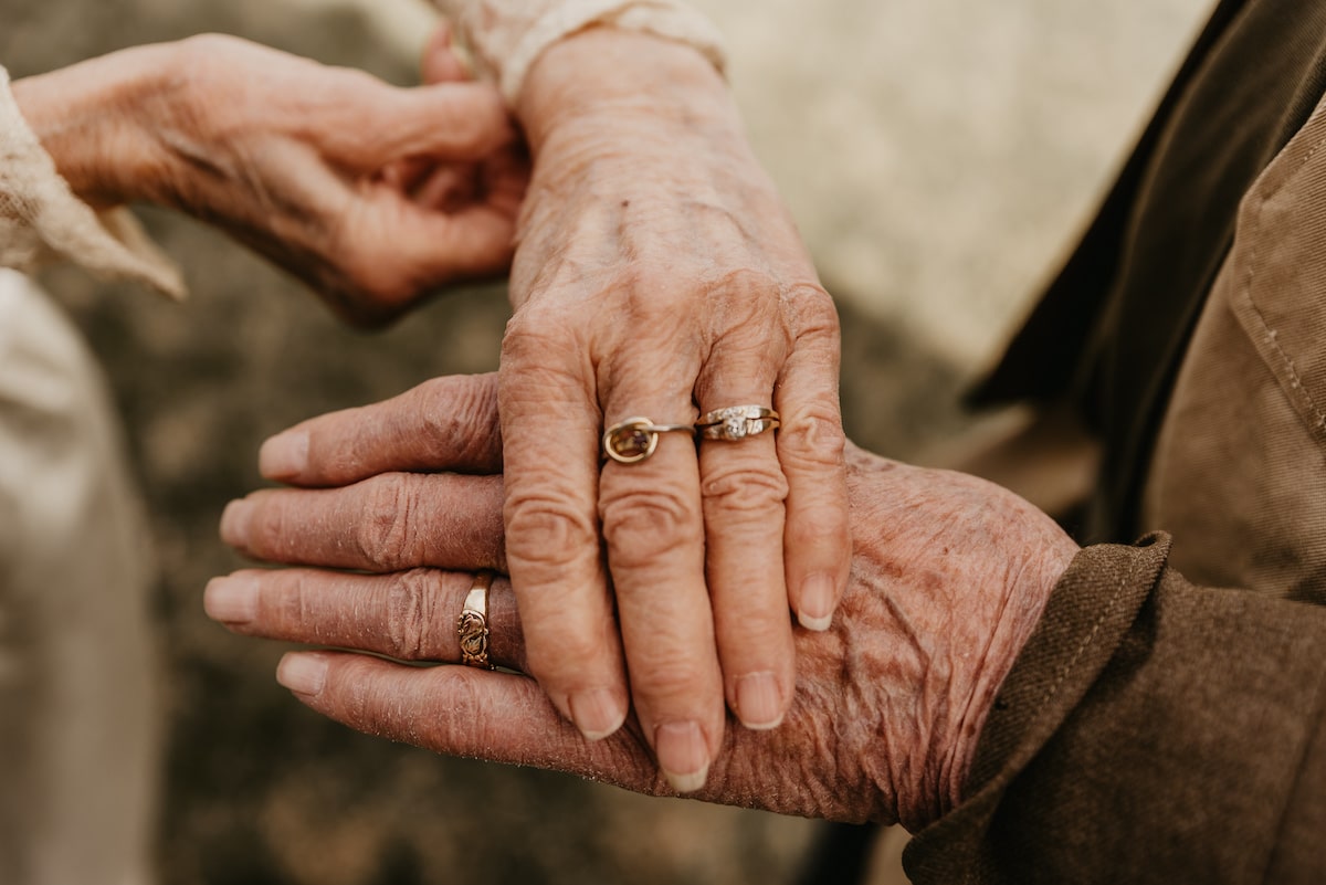 Wedding Anniversary Photos of a Couple Who Have Been Married For Over 70 Years