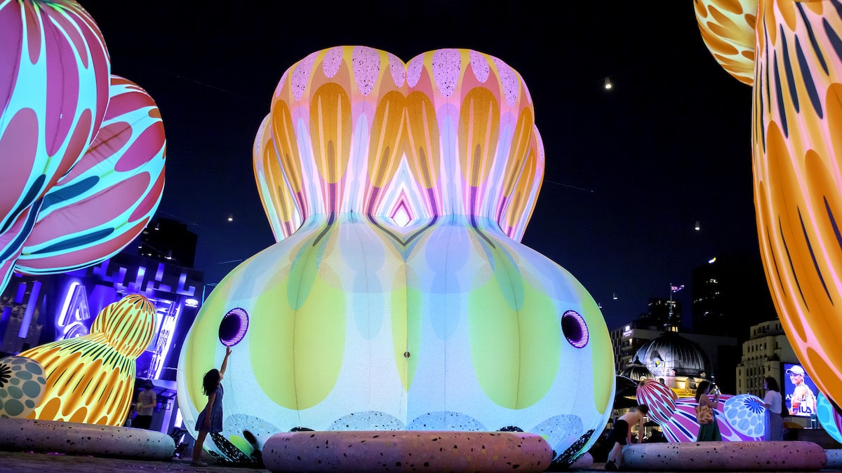 World's First Inflatable Sculpture by ENESS