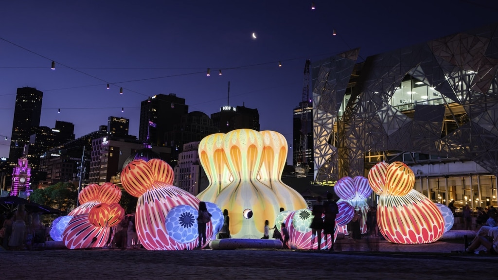 World's First Inflatable Fountain Is the Star of Groovy New Exhibition