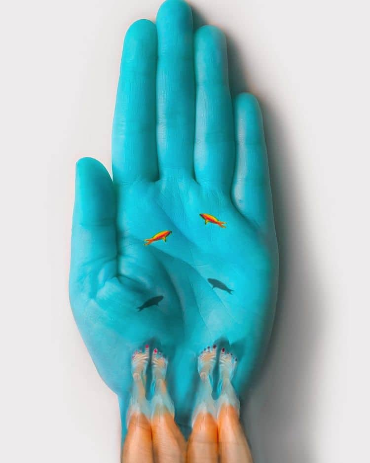 Paintings of Tiny Figures on Hands by Golsa Golchini