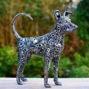 Artist Transforms Scrap Metal into Amazing Animal Sculptures