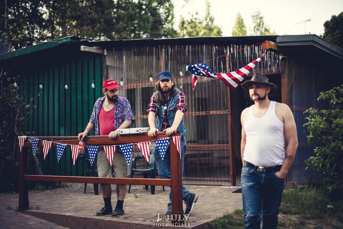 Polish People Dressing as Americans