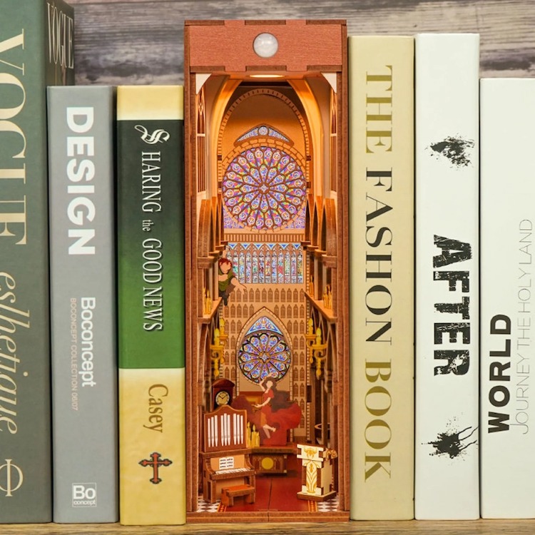 Creative Book Nooks by MieWorld