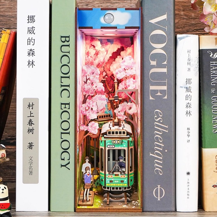 Creative Book Nooks by MieWorld