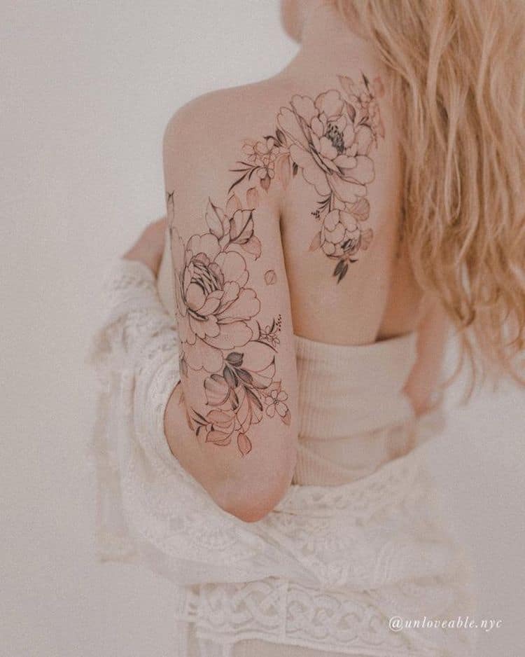 Carrie Underwood Debuts New Flower Arm Tattoo: See Her Ink