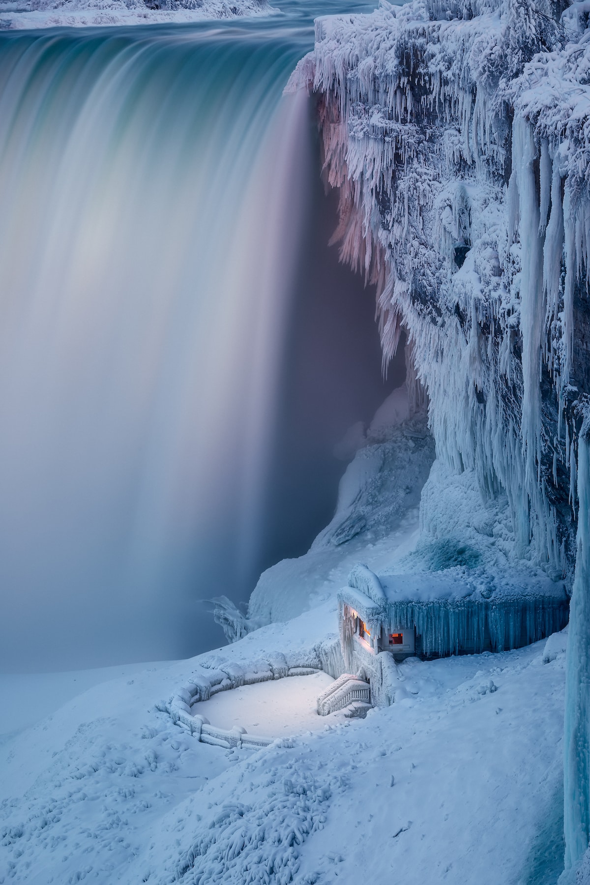 Niagara Falls Covered in Ice