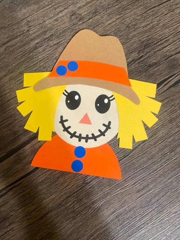 Scarecrow papercraft kit