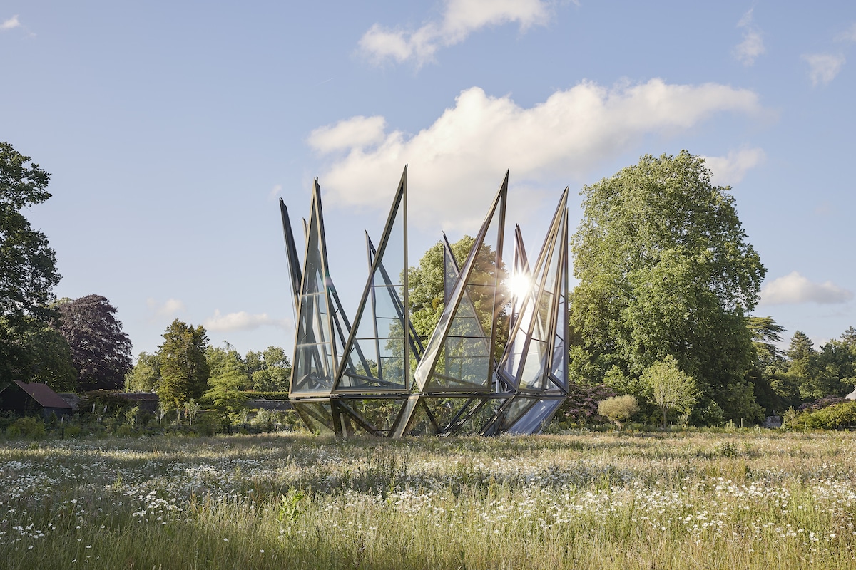 La serra cinetica si apre come un fiore che sboccia dello Heatherwick Studio