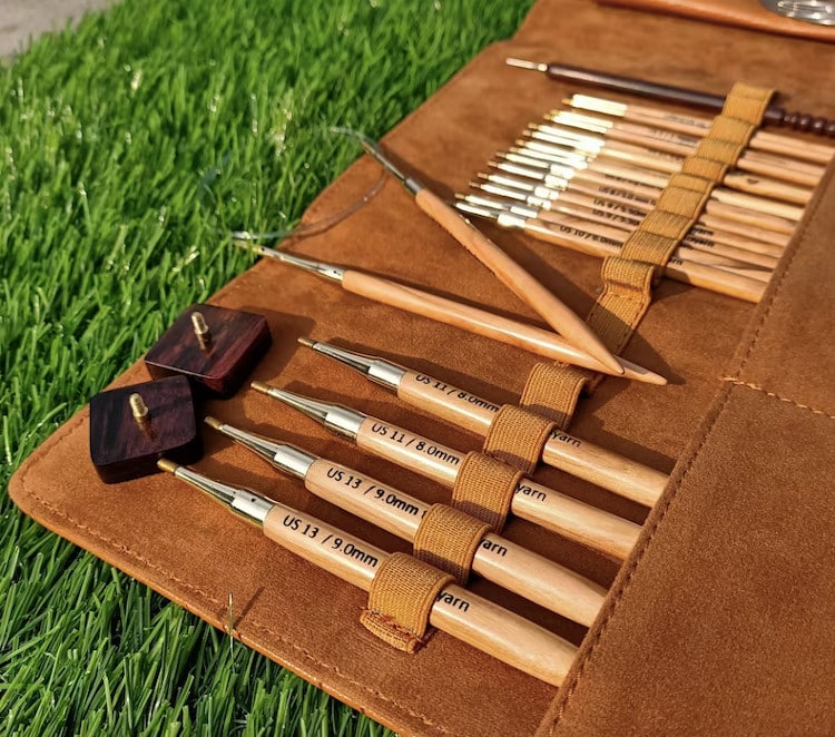 Interchangeable wood knitting needles set