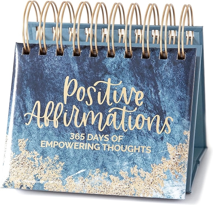 https://mymodernmet.com/wp/wp-content/uploads/2022/12/2024-calendars-positive-affirmations-desk-01.jpg