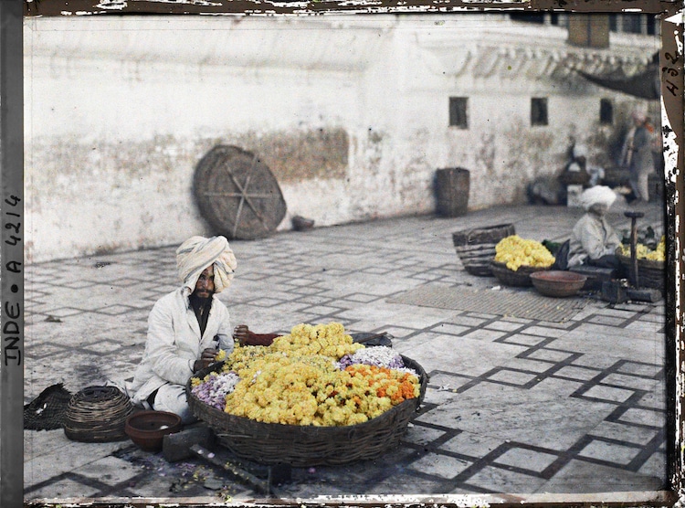 Flower vendors for worshipers near Golden Temple of Sikhs in Amritsar, India 