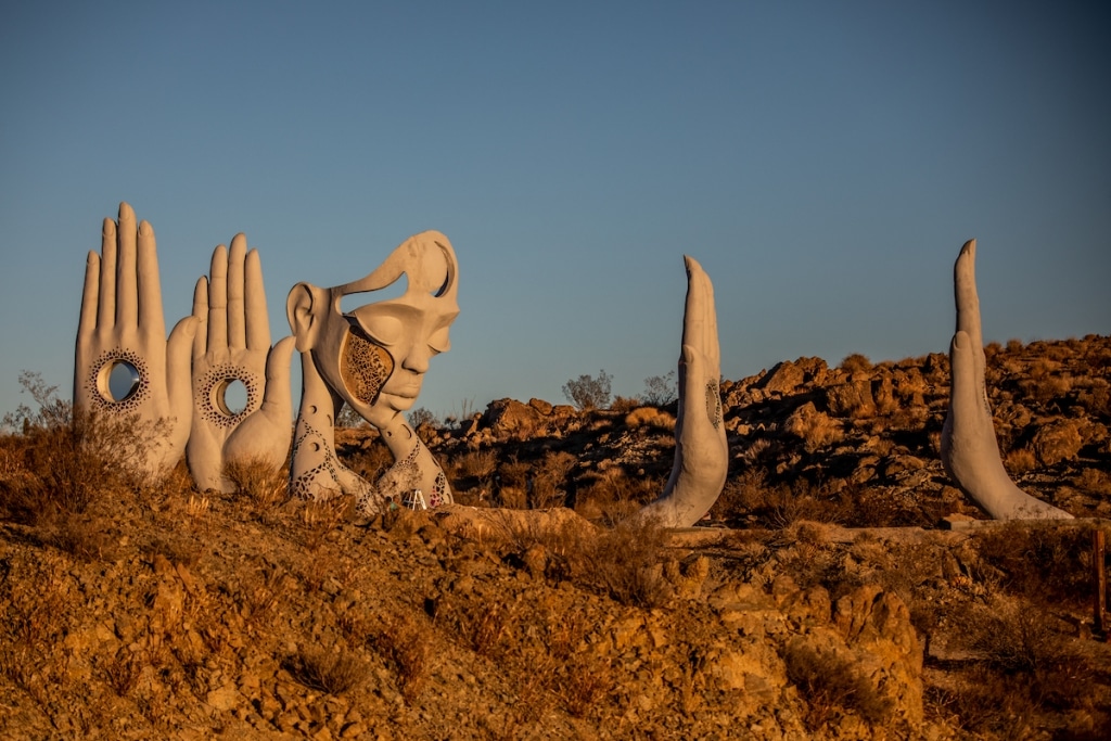 Daniel Popper's Stunning Sculpture in the Mojave Desert