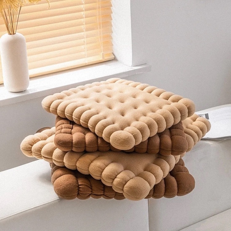 Cookie-Shaped Cushions