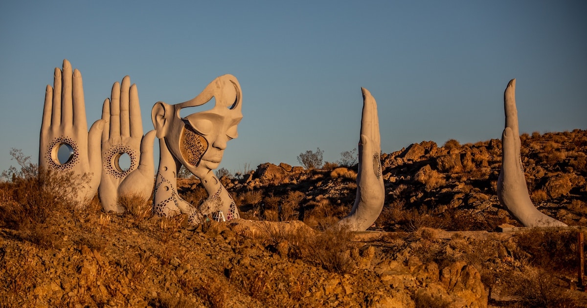 Daniel Popper's Stunning Sculpture in the Mojave Desert