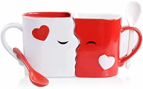 Kissing mugs for Valentine's Day