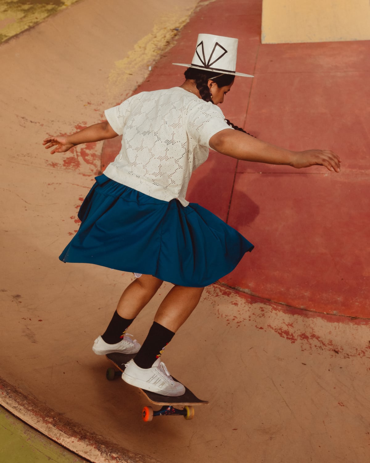 Cholitas Skaters from Bolivia Fly on Their Skateboards in This Series of Empowering Portraits
