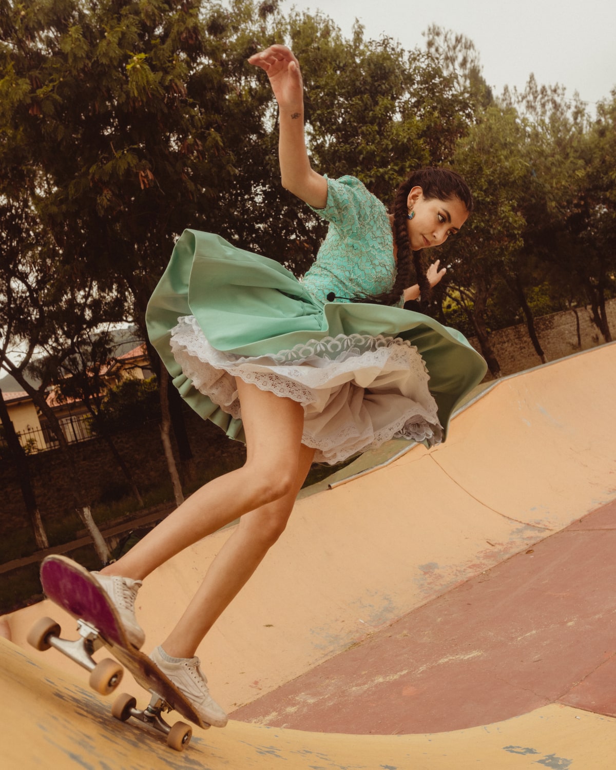 Cholitas Skaters from Bolivia Fly on Their Skateboards in This Series of Empowering Portraits