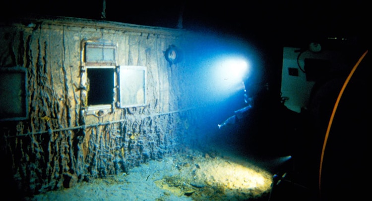 rms titanic wreck bow